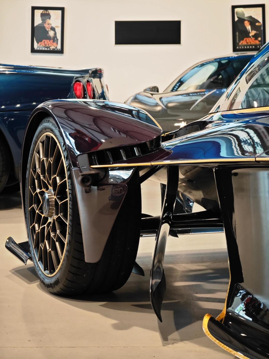 迈凯伦翻盘阿斯顿马丁，塞恩斯惊艳四座