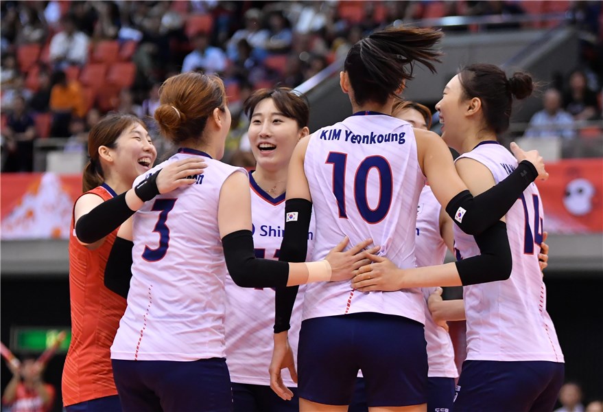 韩国羽毛球队横扫日本羽毛球队，辛杜高光表现