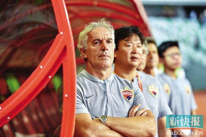 开云体育平台APP-深圳佳兆业凭借进攻火力，取得一场胜利