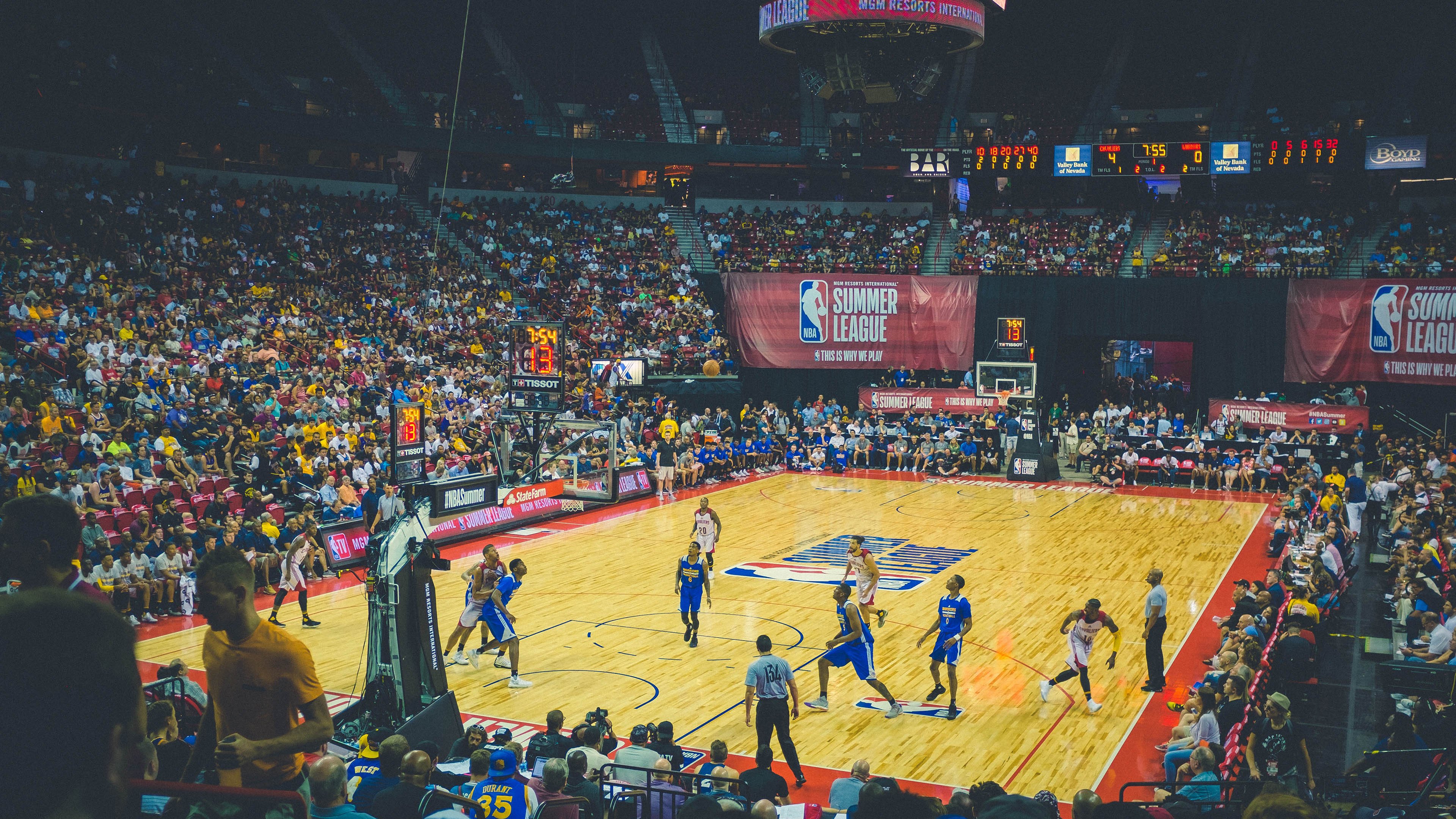 蜂群战术与王者降临，当黄蜂压制马刺，詹姆斯在奥运关键战接管比赛