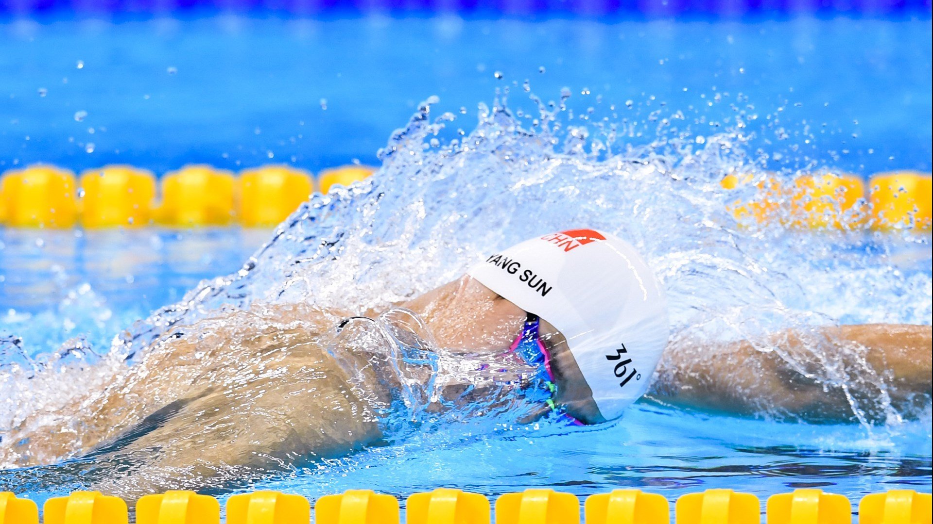 赛道风云，雷诺车队碾压法拉利，佩雷兹带队取胜
